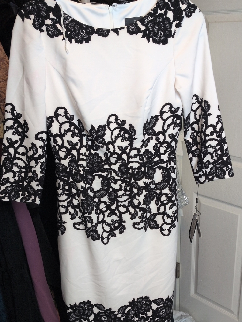 Adriana Papell Elegant White Dress with Black Lace Overlay Size 2 DEFECTS
